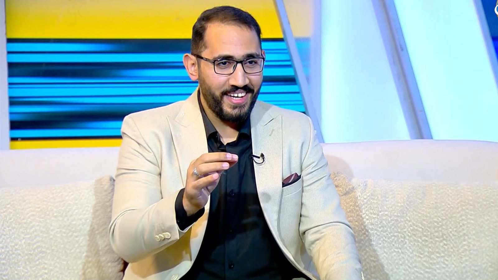 صورة الشاعر عمار محسن